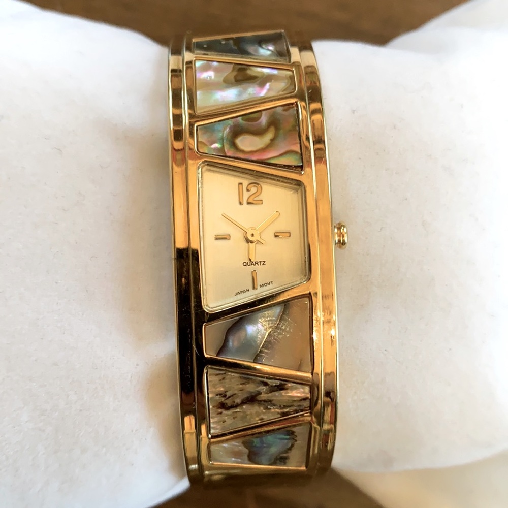 🐝Beautiful Abolone Watch🐝